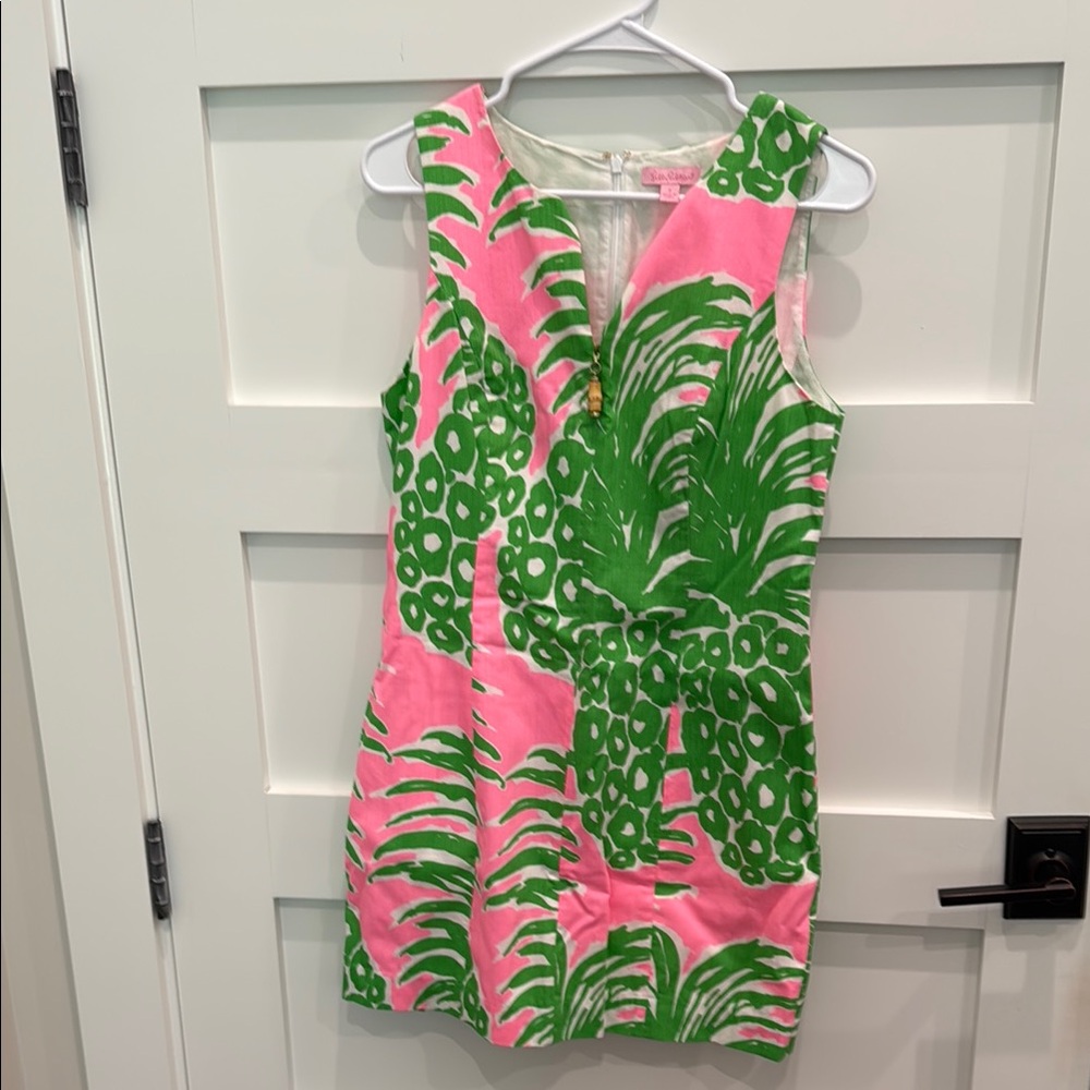 Lilly Pulitzer Pink and Green Sheath Dress Sleeveless V-neck Resort Wear